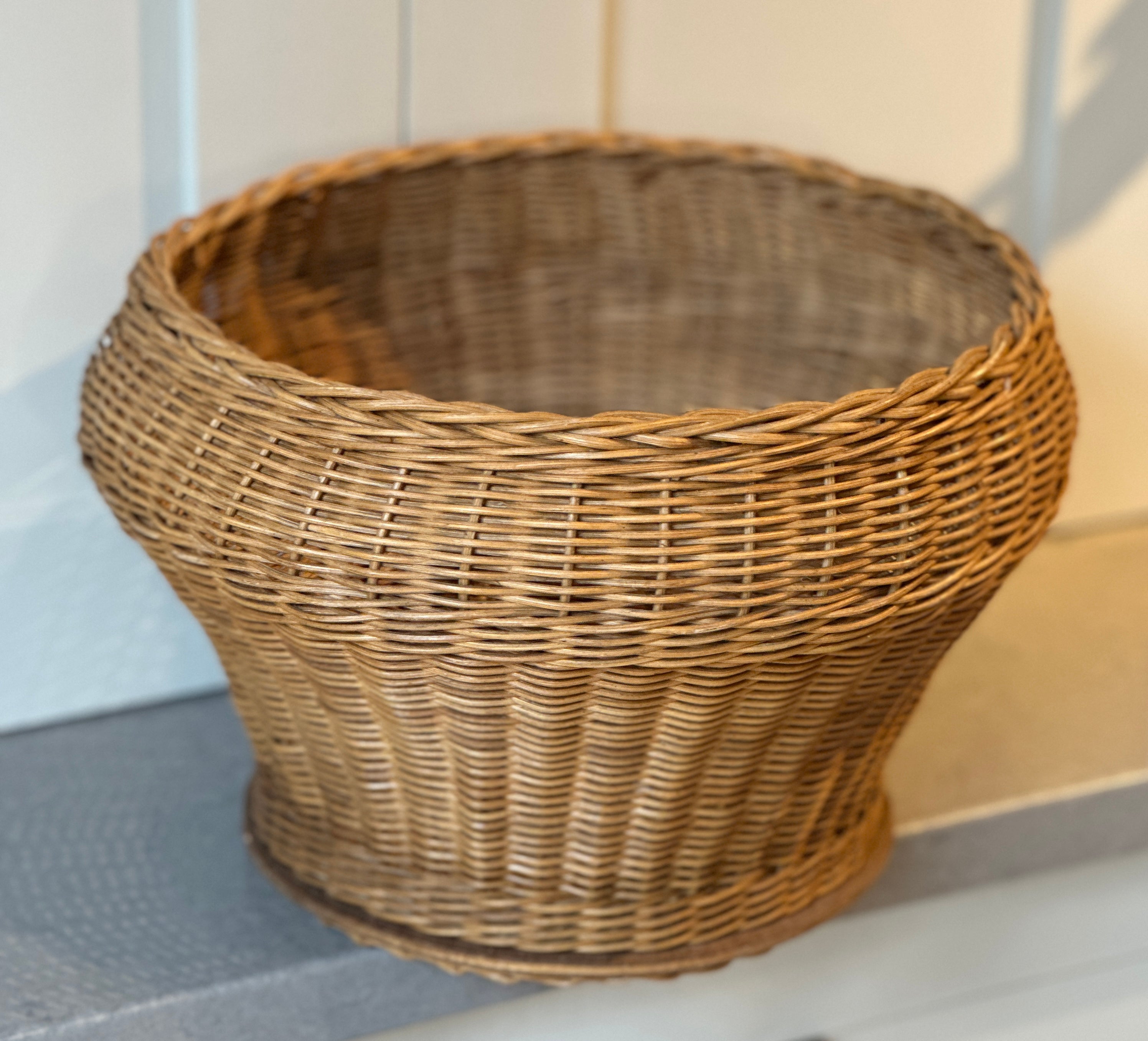 Vintage 1940s Wicker Basket/planter