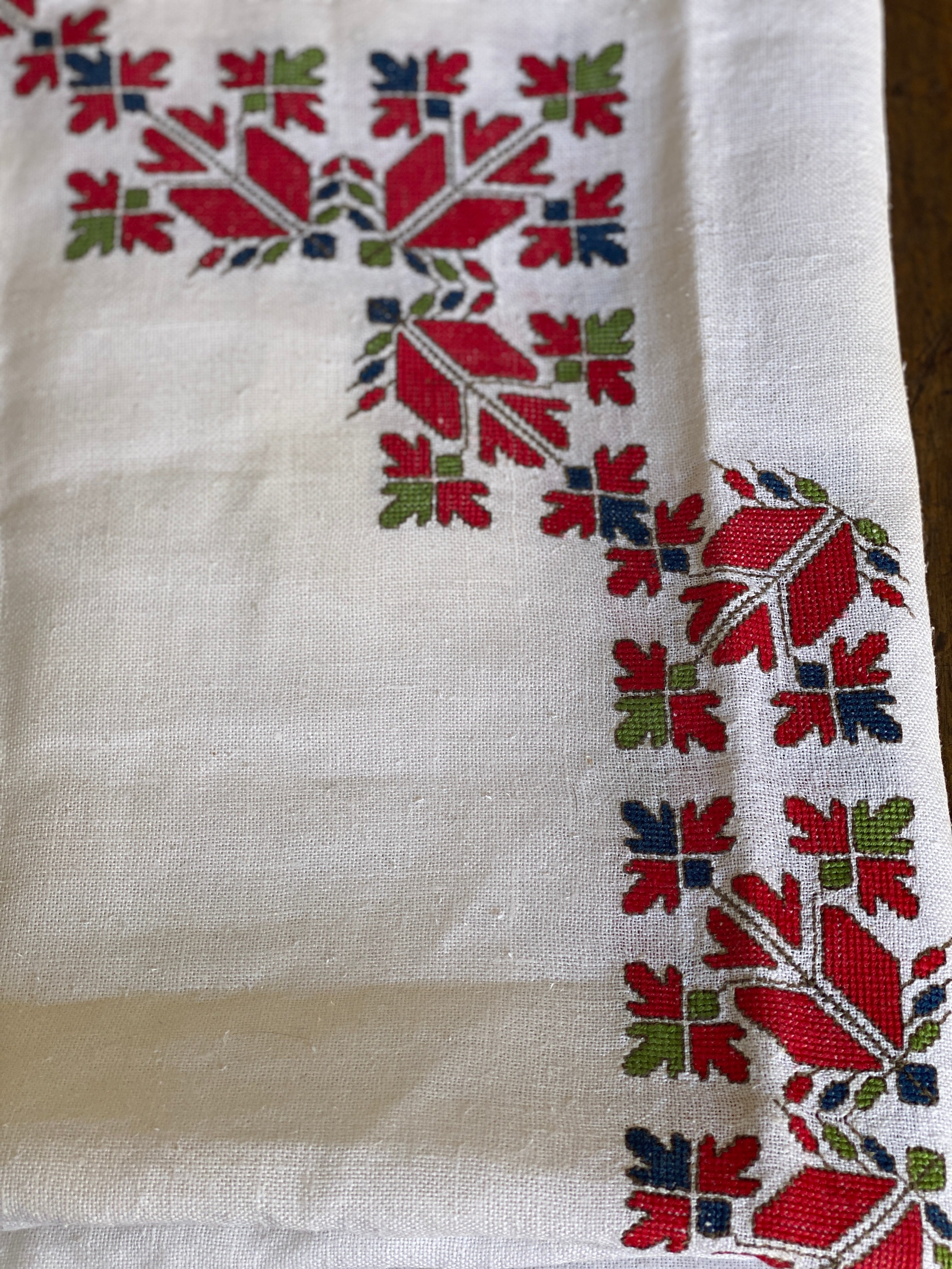 Vintage Hungarian Embroidered Cloth