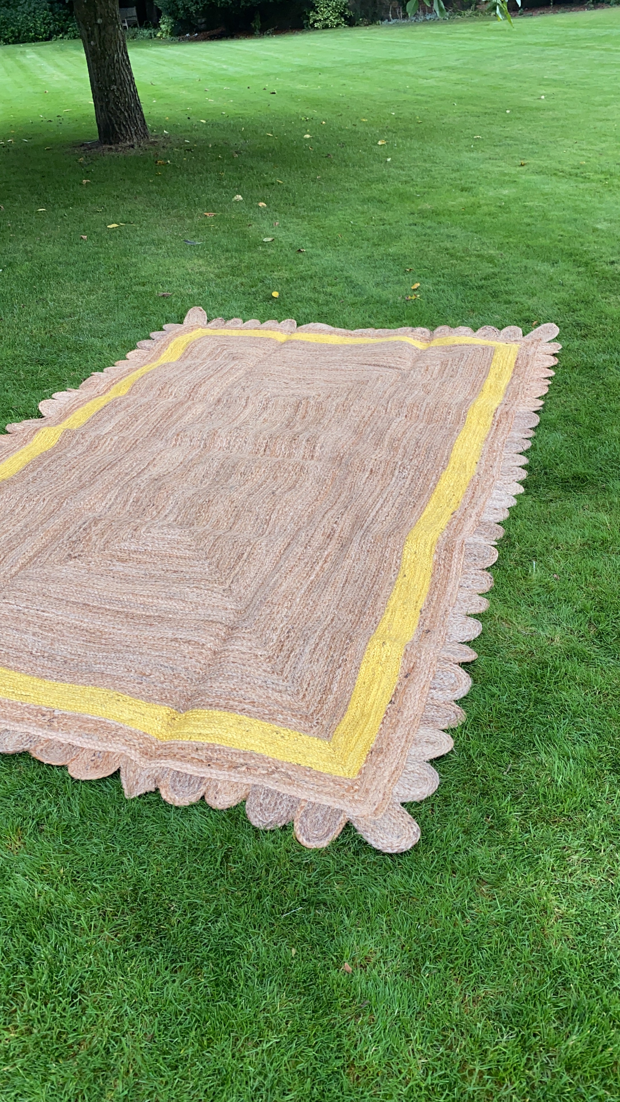 Jute Scalloped Edge Rugs