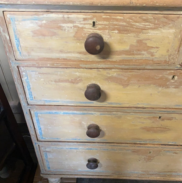 Pretty painted pine chest of drawers