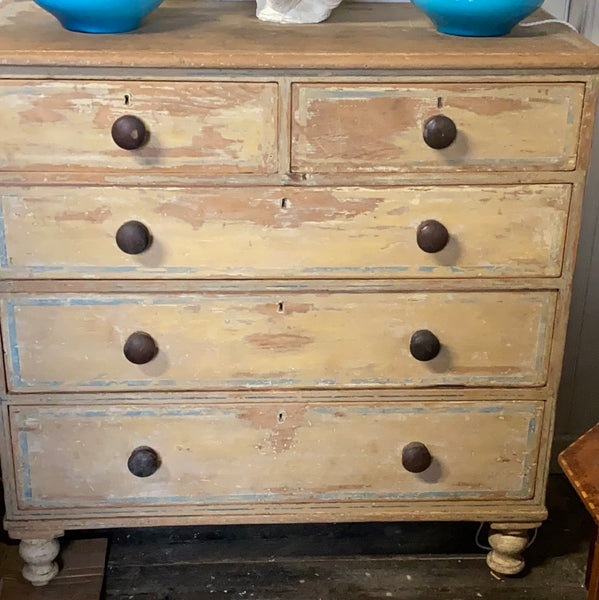 Pretty painted pine chest of drawers