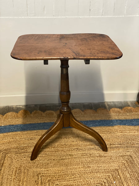 Really Characterful Tilt Top Table with lovely Tripod leg