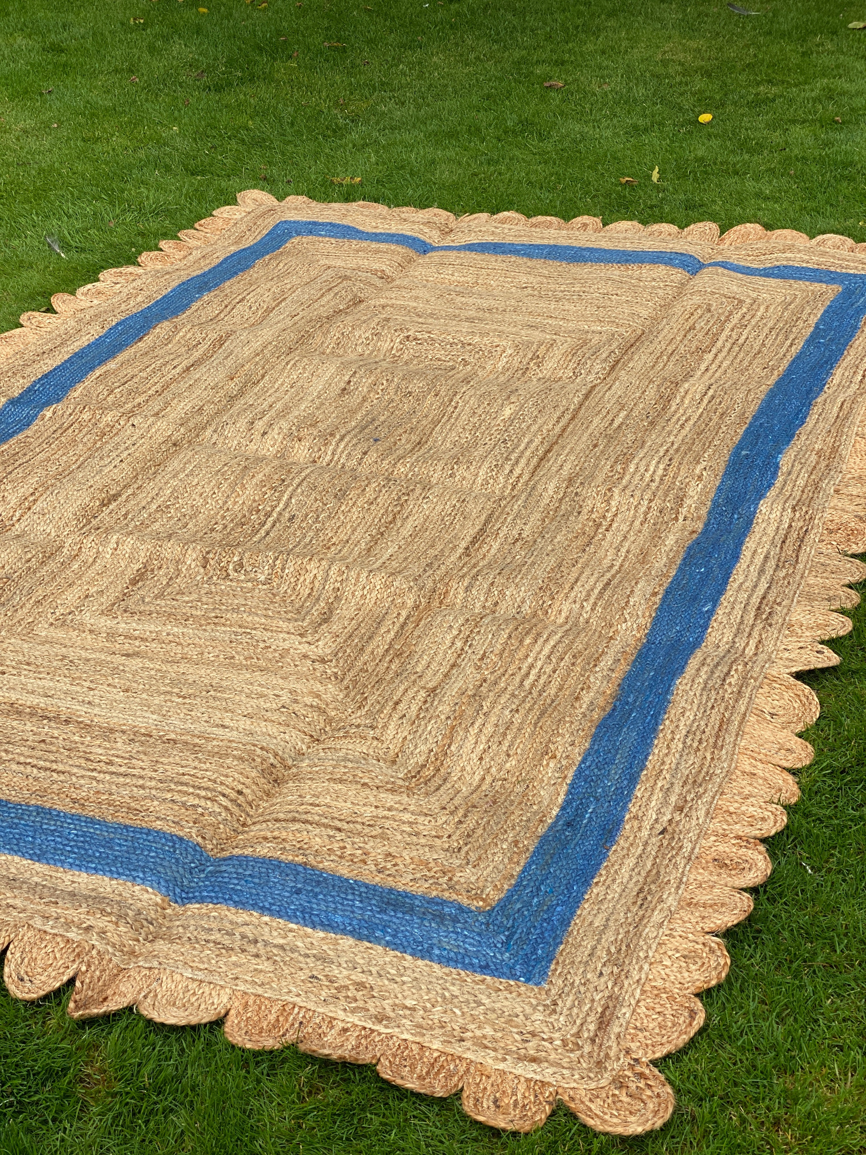 Jute Scalloped Edge Rugs