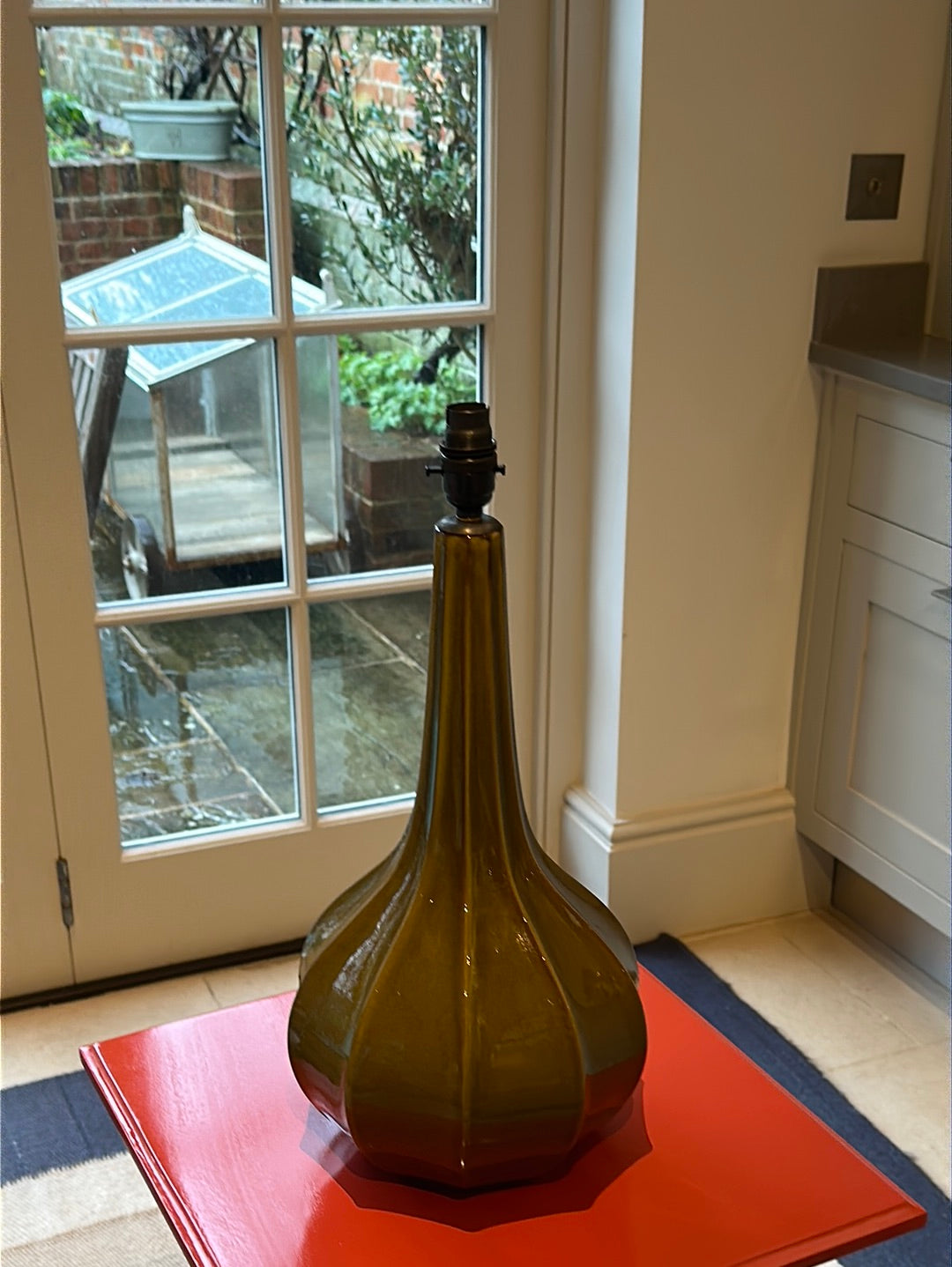 Olive Green Ceramic vase table lamp