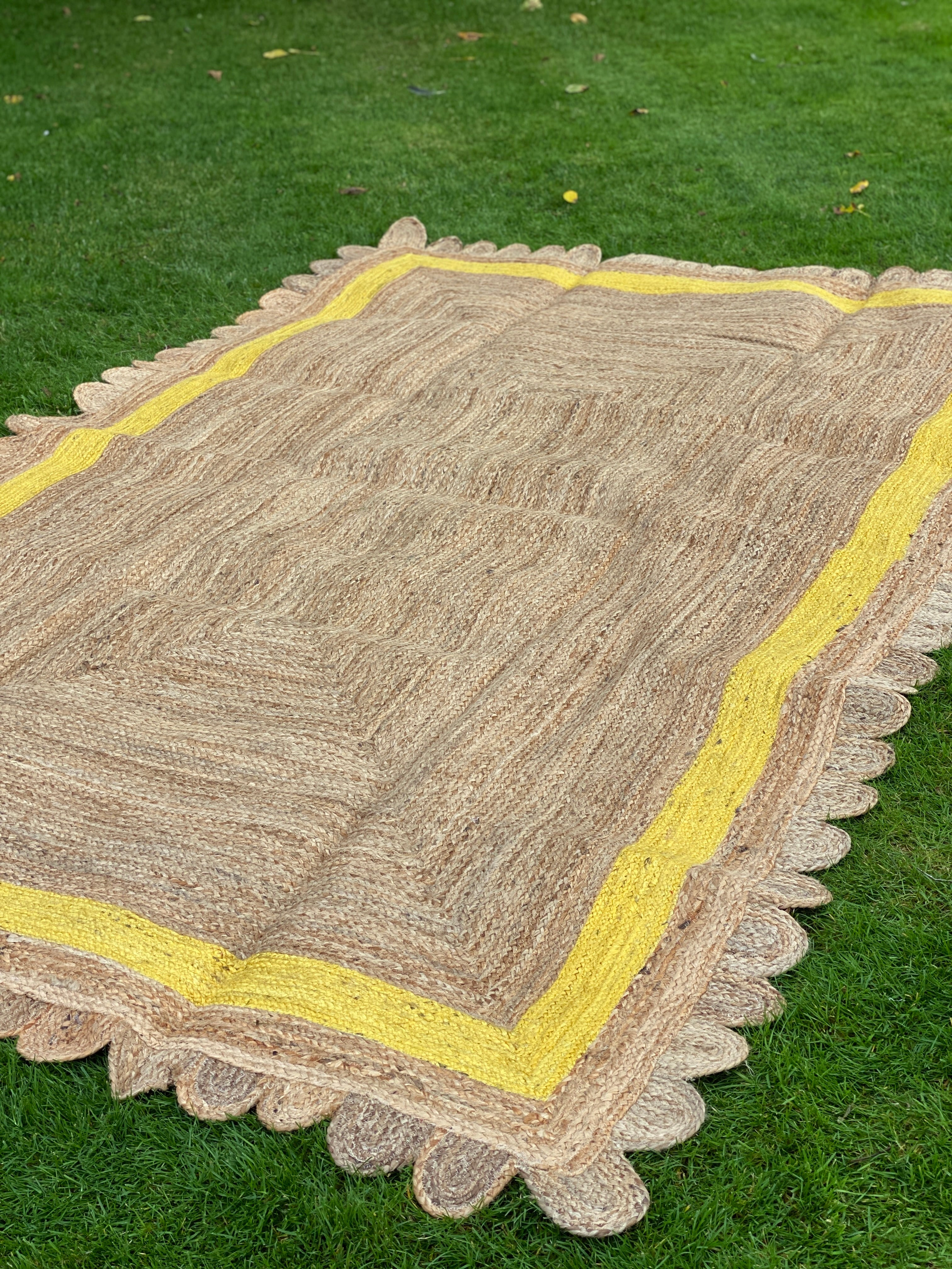 Jute Scalloped Edge Rugs