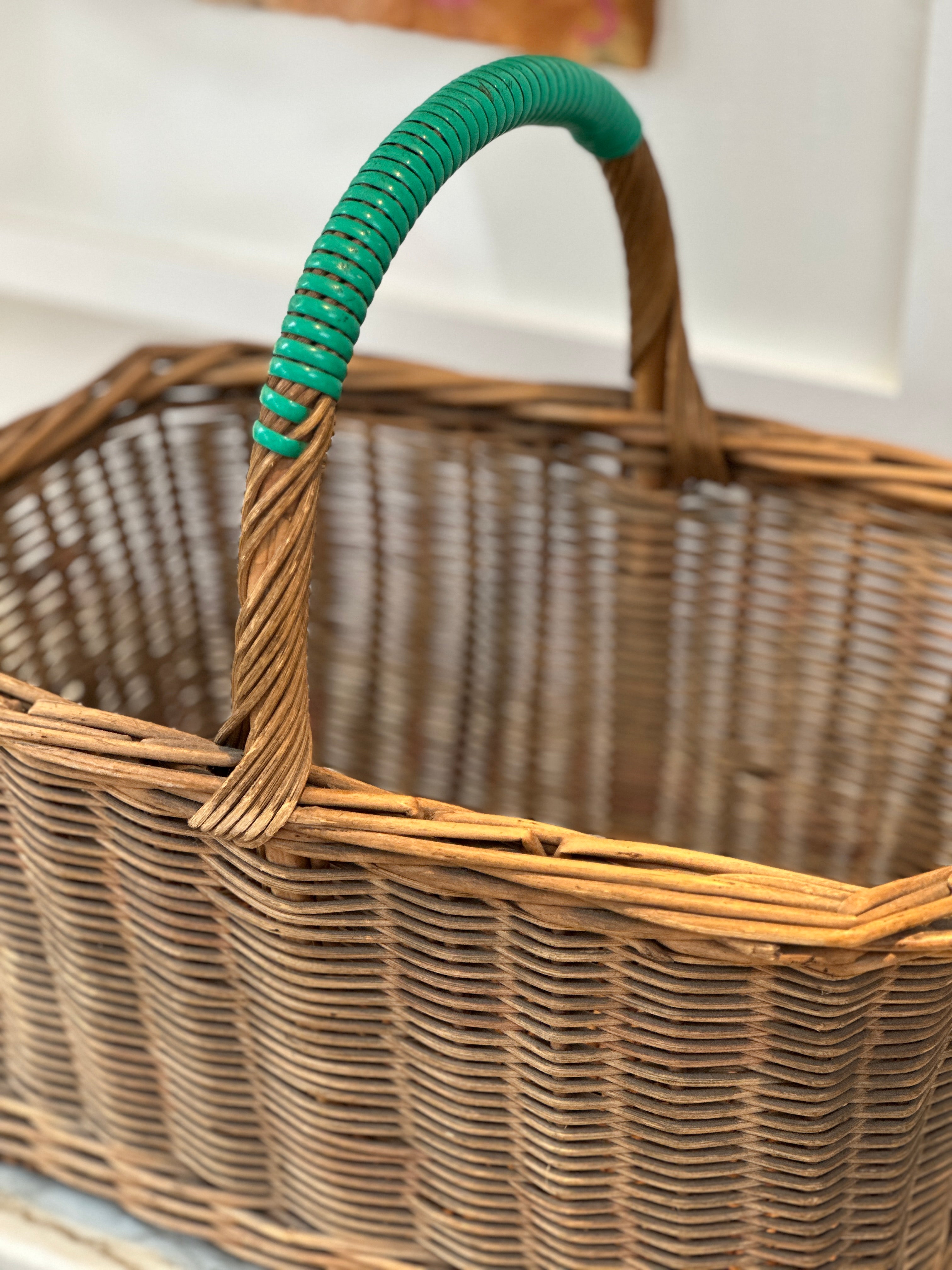 Vintage 40/50s wicker shopping basket with green handle