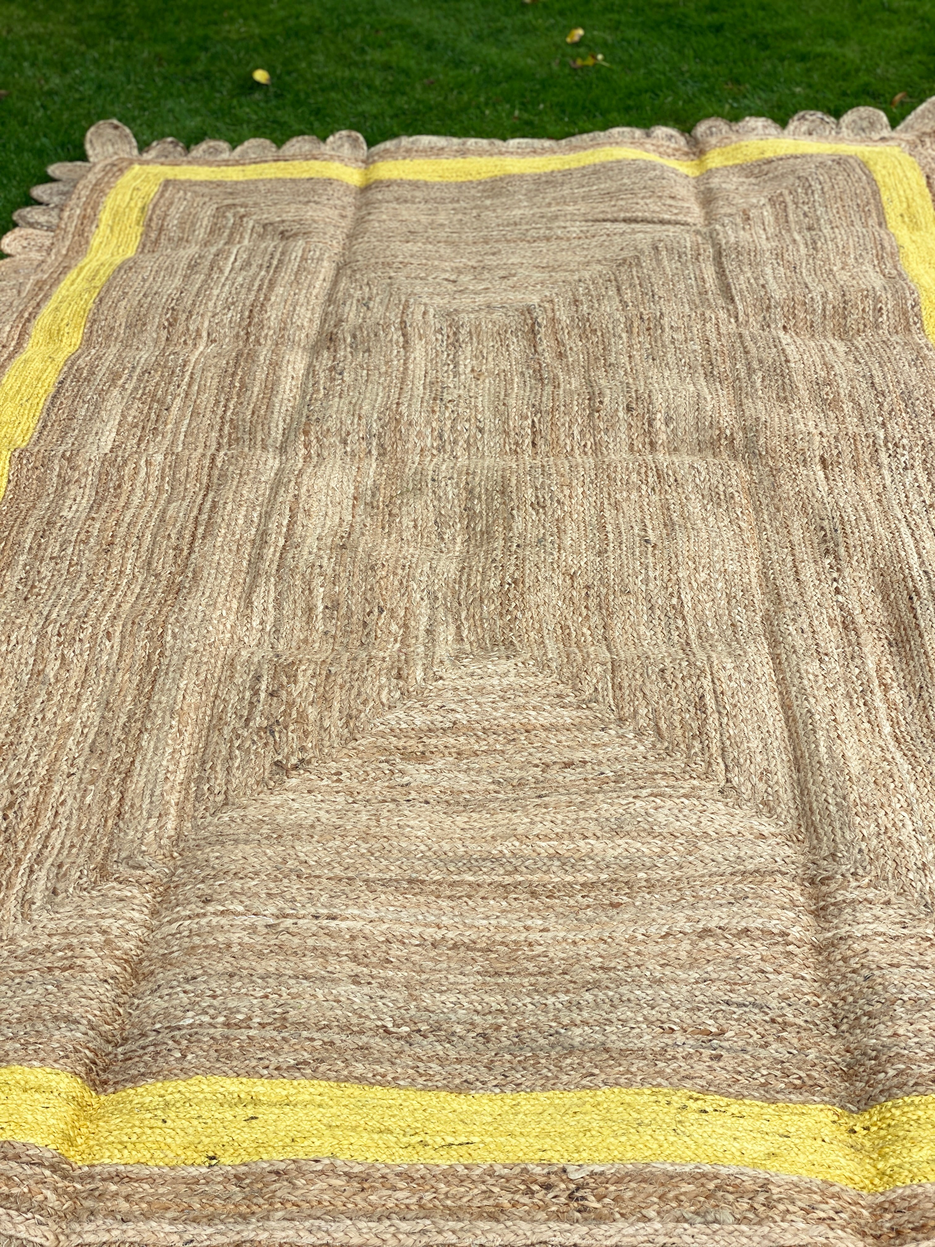 Jute Scalloped Edge Rugs