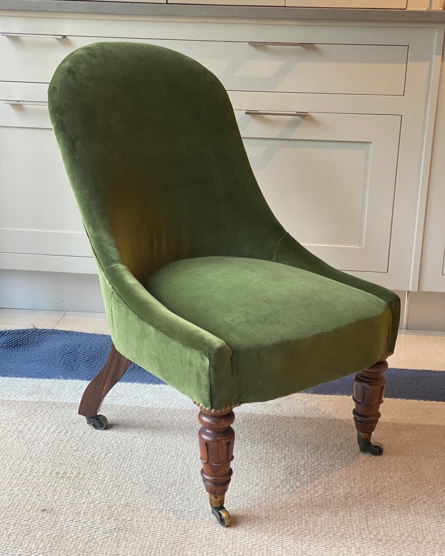 William IV Slipper Chair in DG Moss Velvet