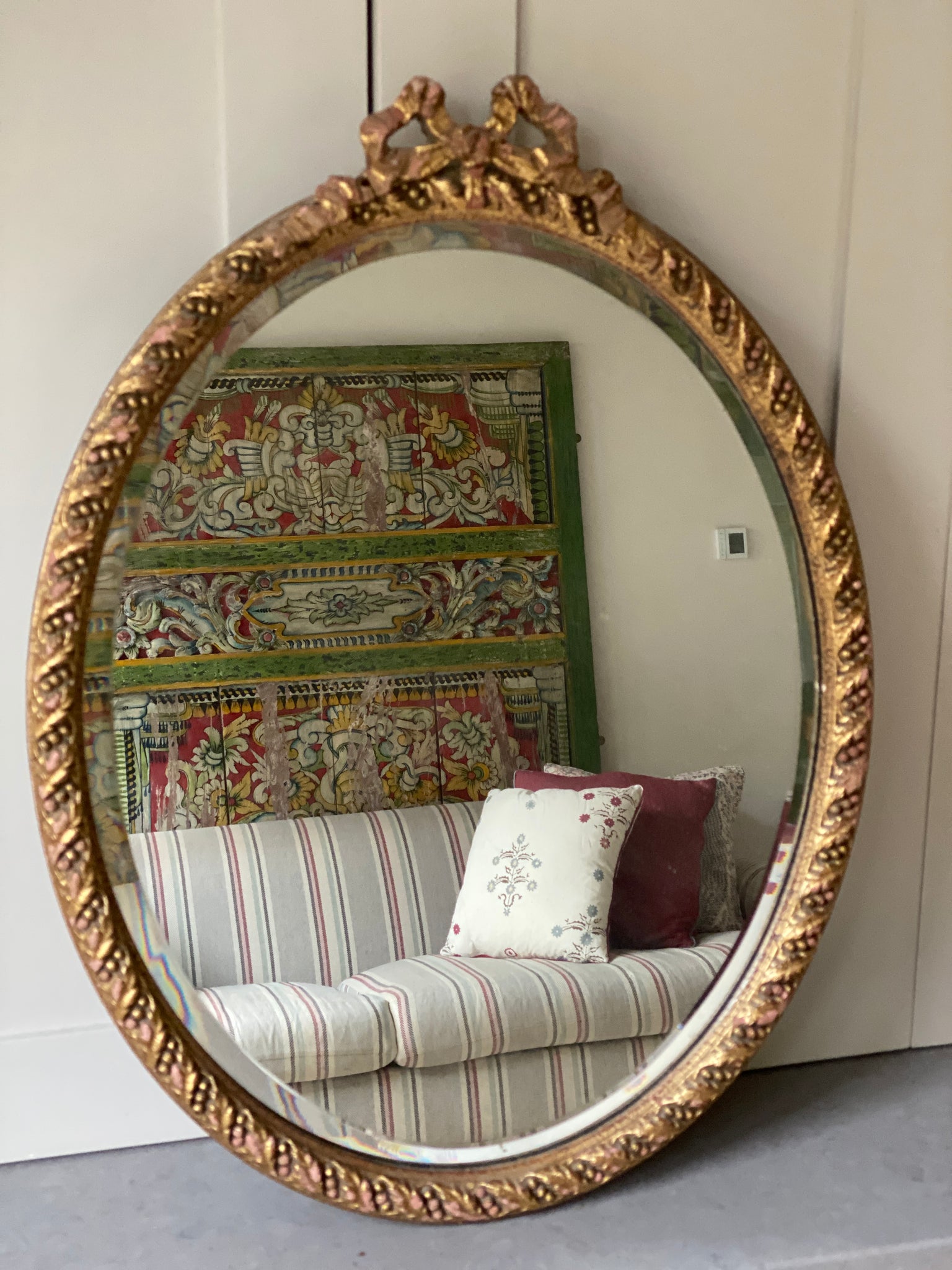 Pretty Vintage Oval Gilt Mirror